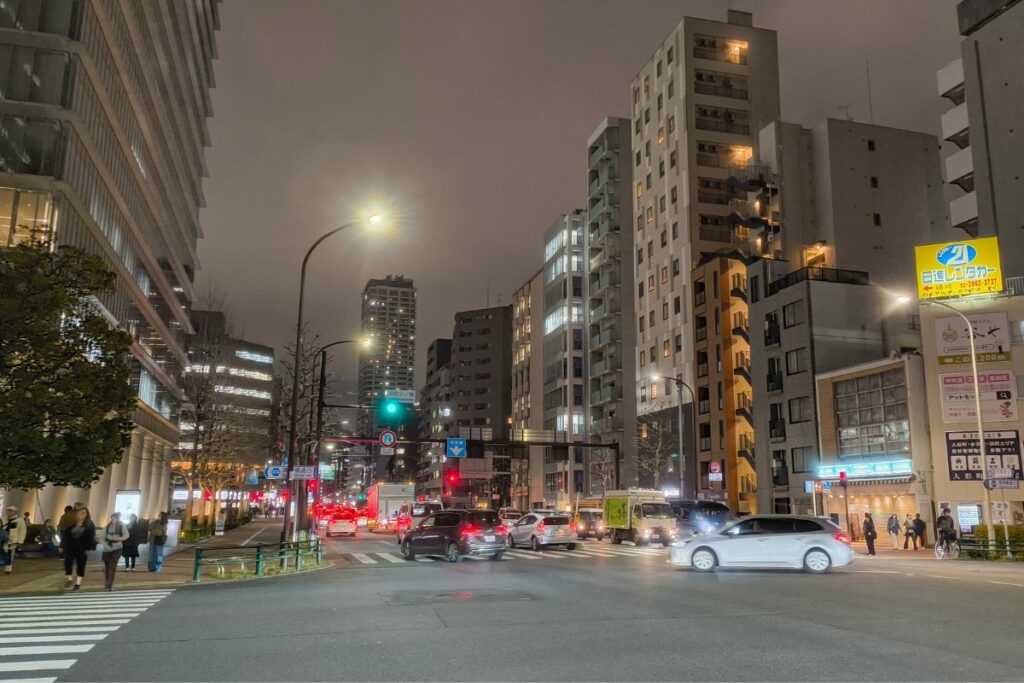 夜の浜町中ノ橋交差点