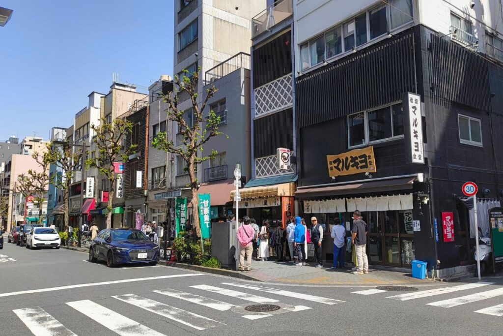 甘酒横丁柳家の行列の写真