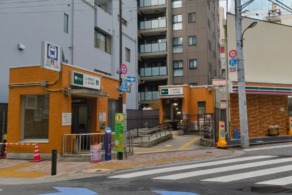 東日本橋駅A4出口の写真