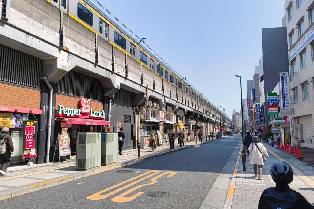 両国駅高架下の写真