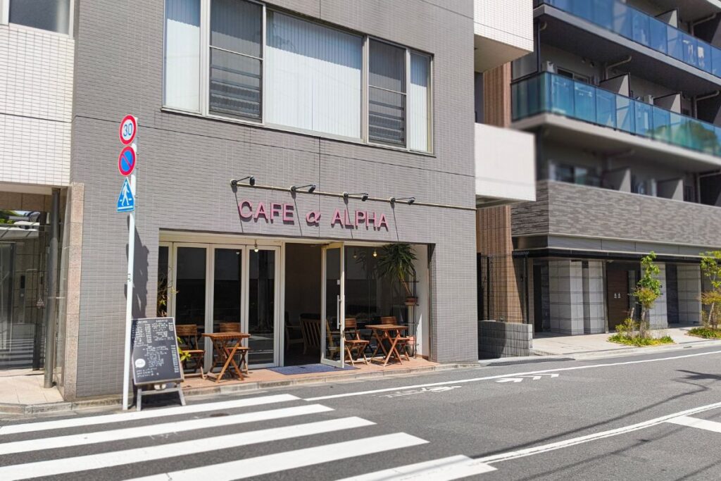 浜町駅出てすぐの個人経営カフェの写真